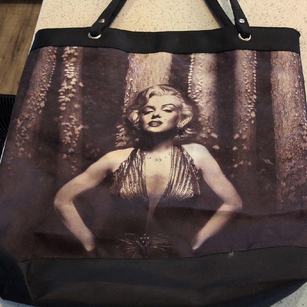 Marilyn Monroe Tote Bag Black Very Sturdy Bag No Callouts Zipper